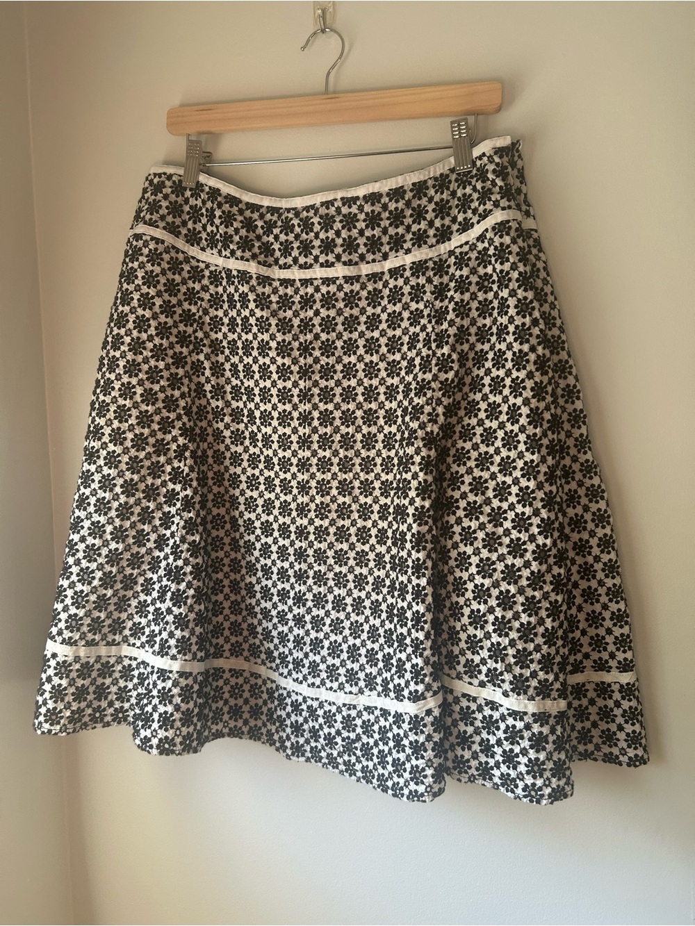 Jones New York Black and White Floral A-Line Skirt